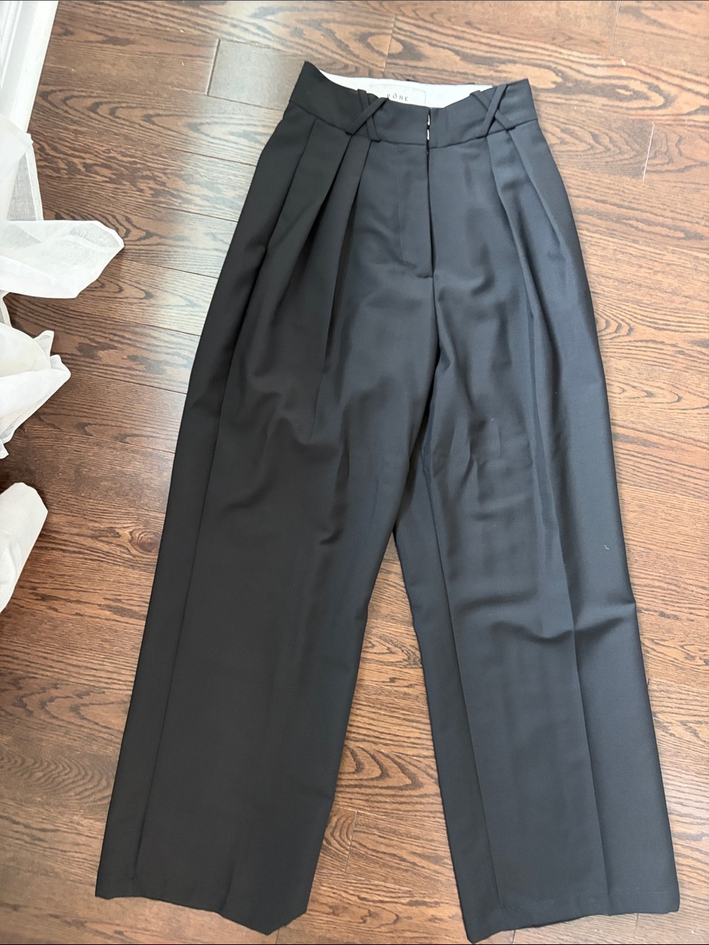 Tailored High-Waist Pleated Wide-Leg Pants - Black